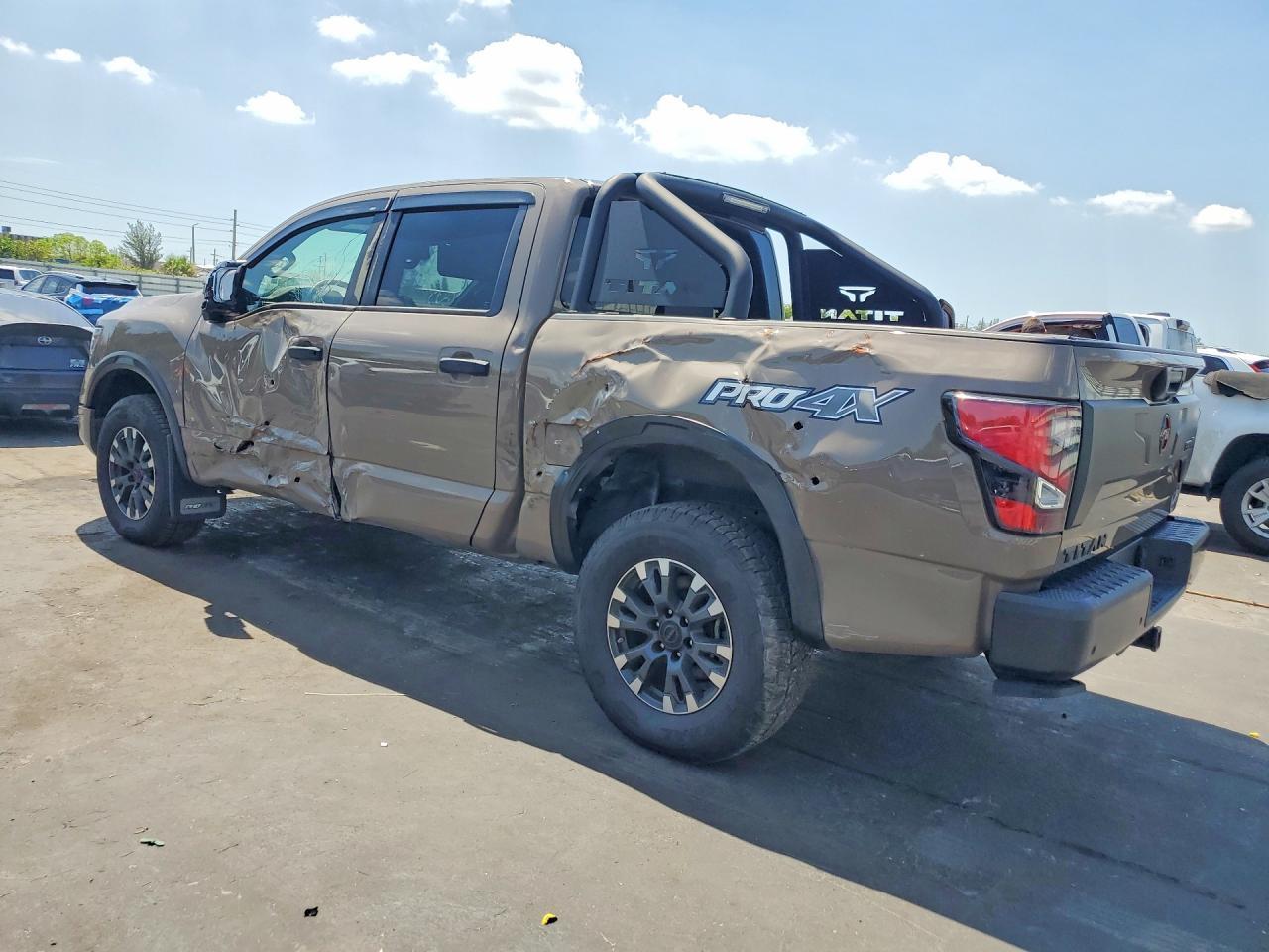 2024 Nissan Titan Pro-4X - Фото 2