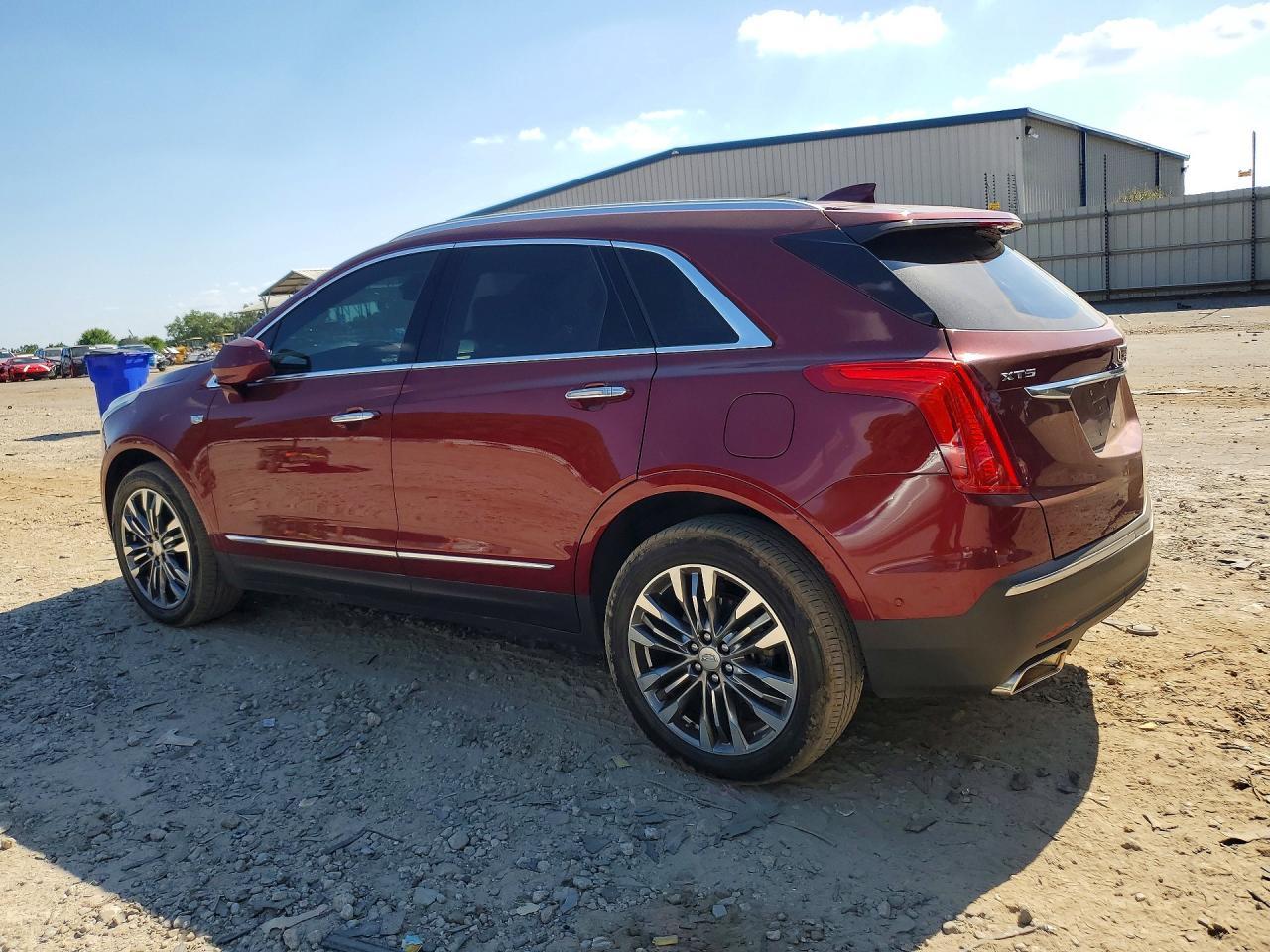 2017 Cadillac Xt5 Premium Luxury - Image 2
