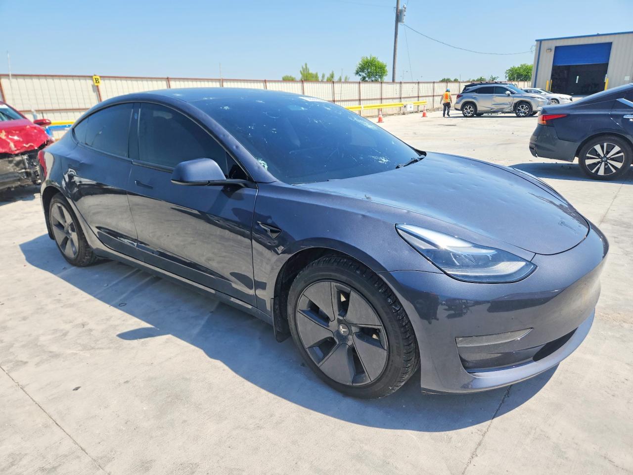 2023 Tesla Model 3 - Фото 4