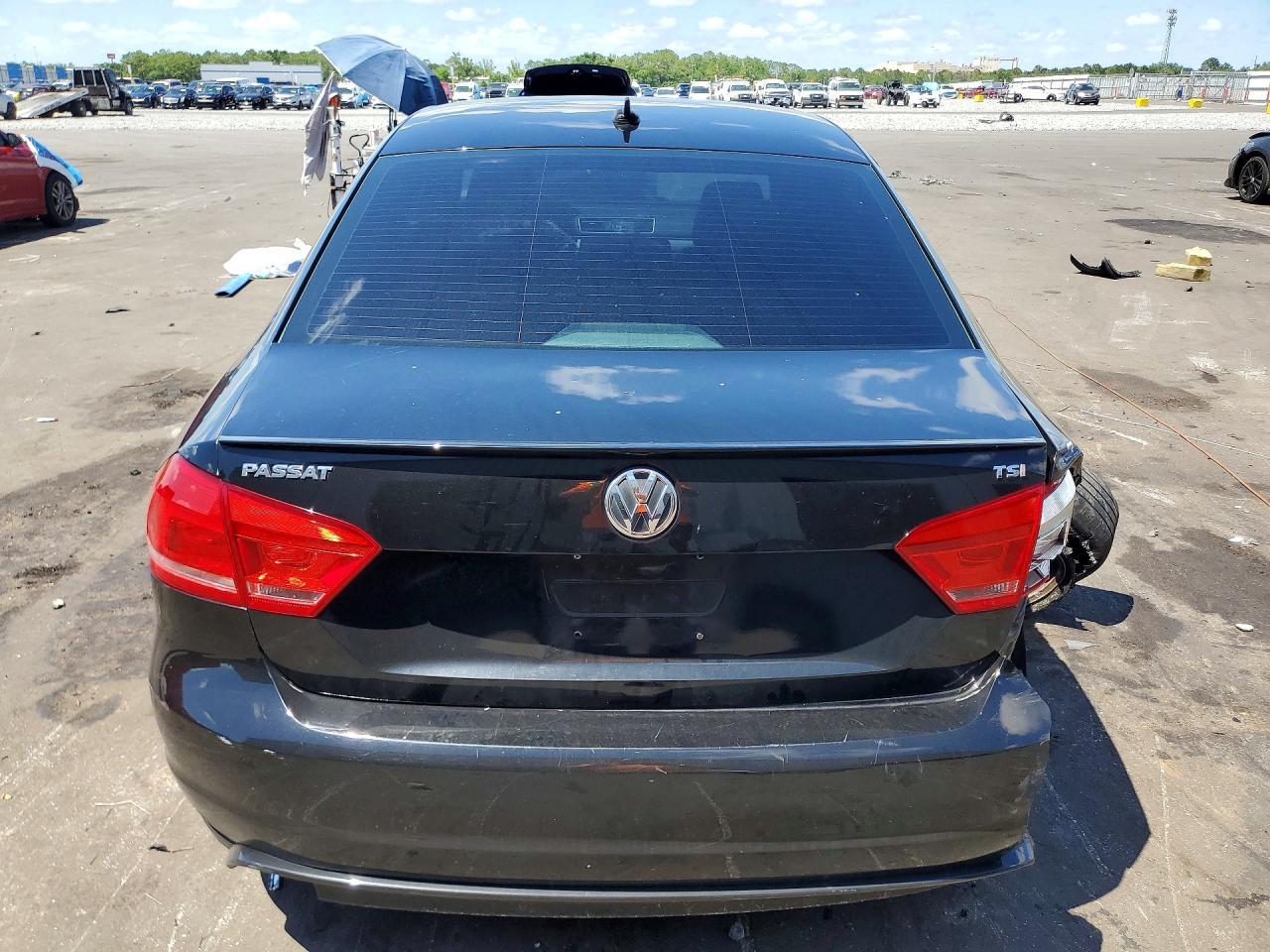 2015 Volkswagen Passat S - Image 6