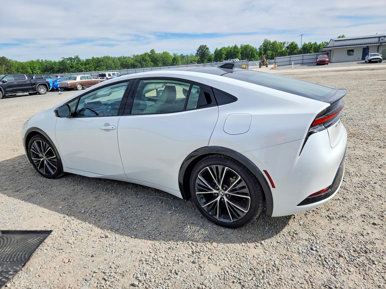 2024 Toyota Prius Limited - Фото 2