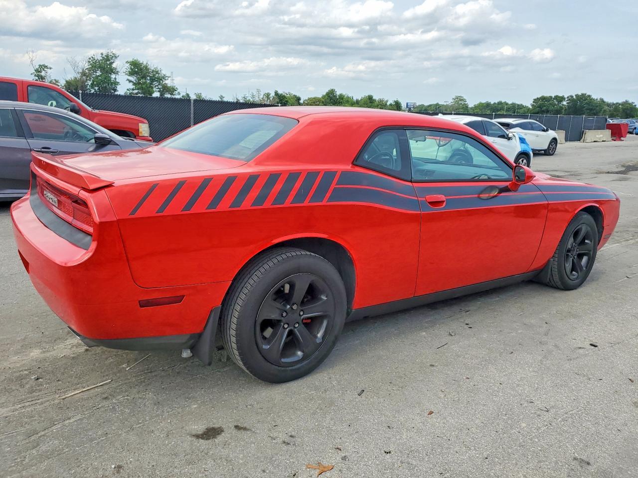 2014 Dodge Challenger Sxt - Фото 3