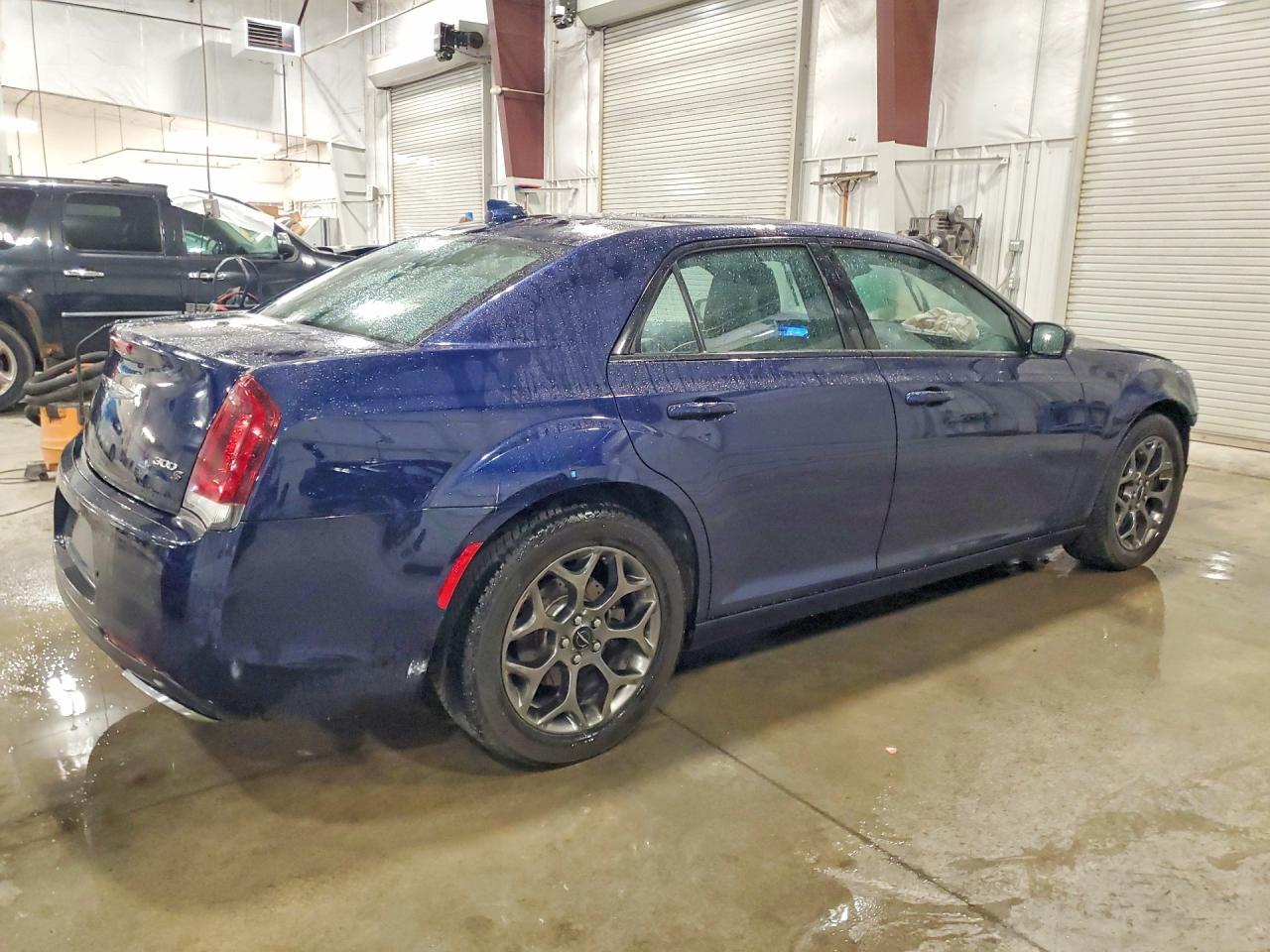 2017 Chrysler 300 S - Фото 3