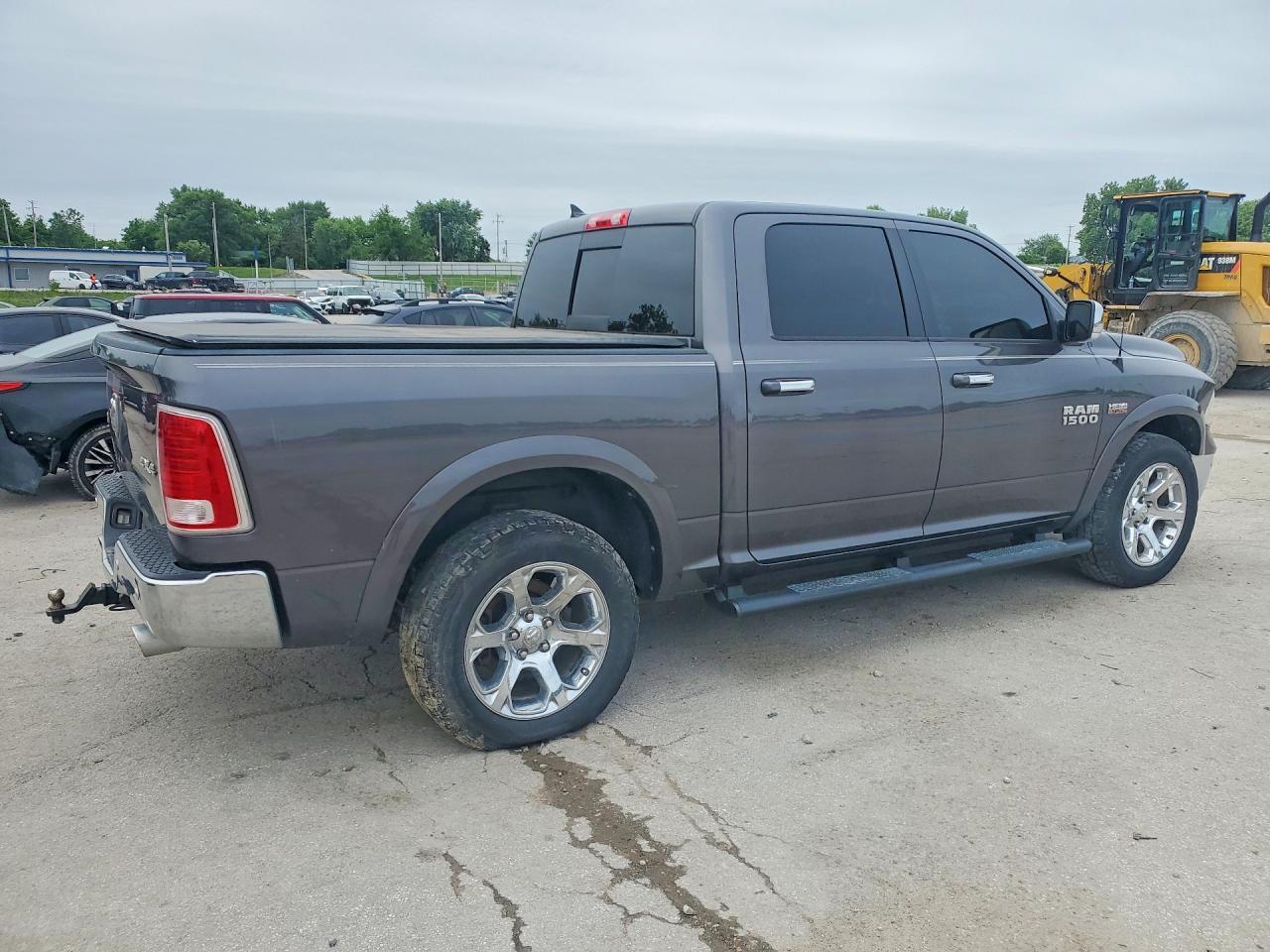 2017 Ram 1500 Laramie - Фото 3