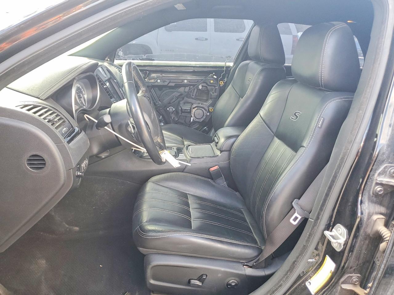 2021 Chrysler 300 S - Фото 7