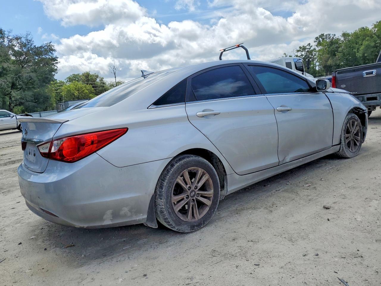 2012 Hyundai Sonata Gls - Image 3