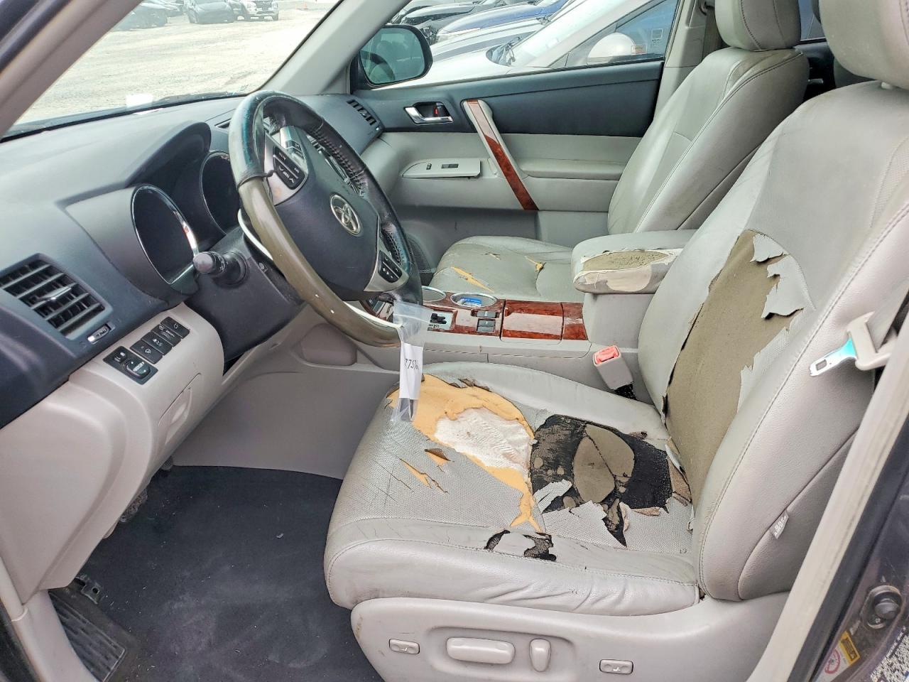 2013 Toyota Highlander Limited - Image 7