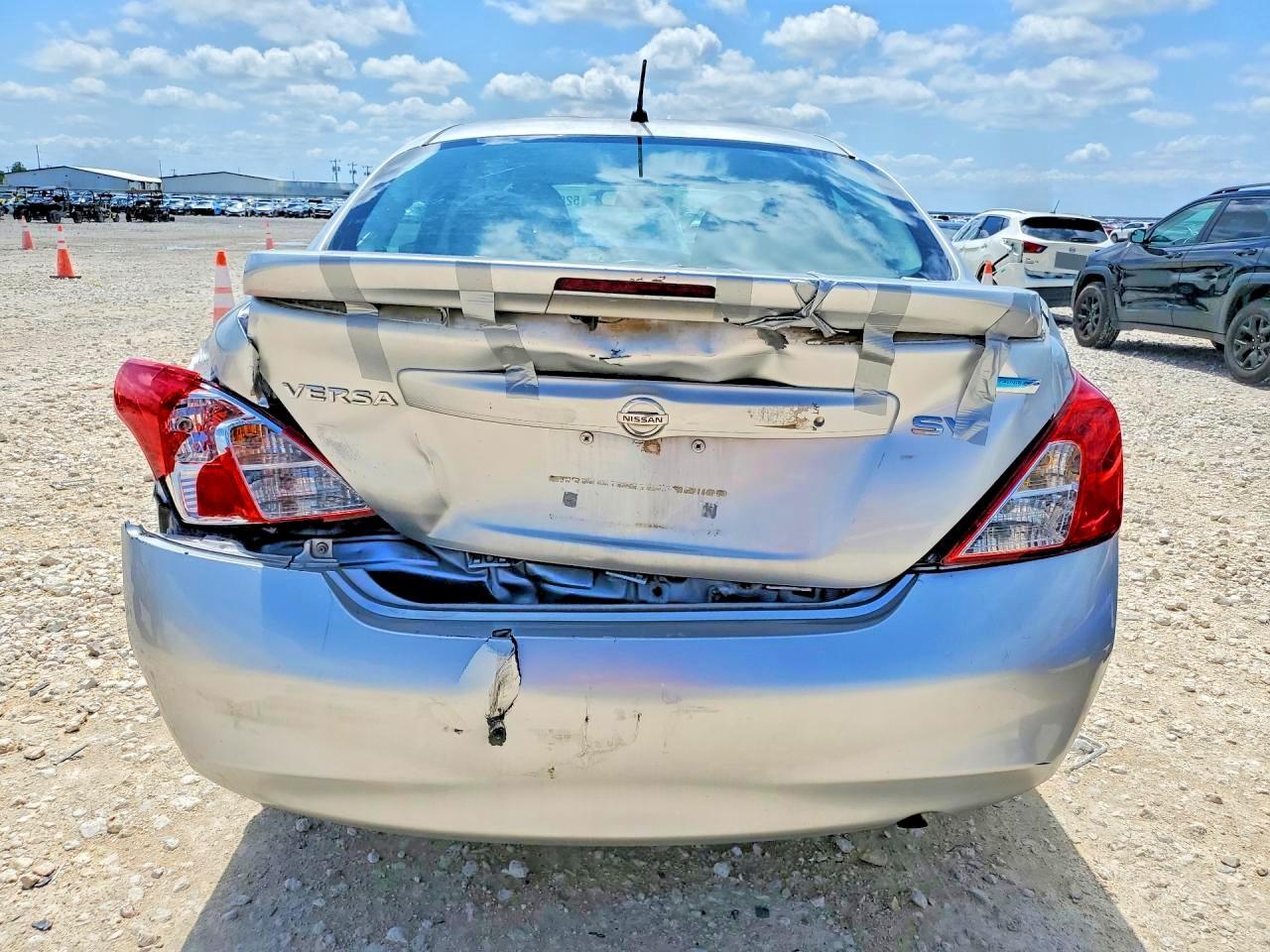 2015 Nissan Versa 1.6 Sv - Фото 6