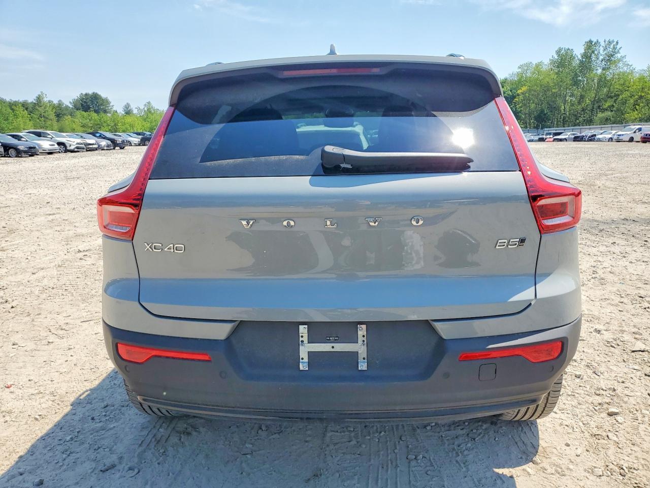 2026 Volvo Xc40 Plus - Image 6