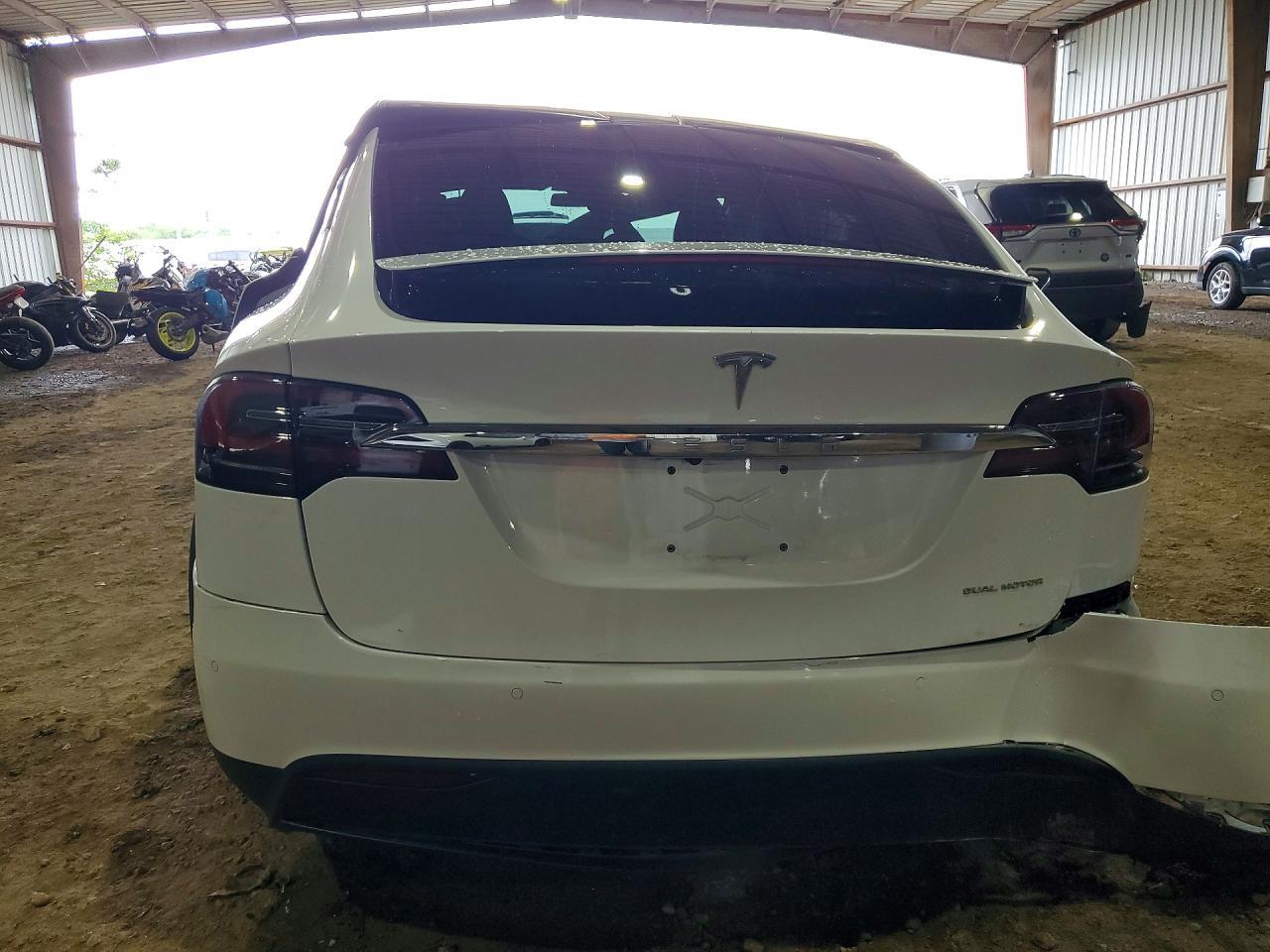 2021 Tesla Model X - Image 6
