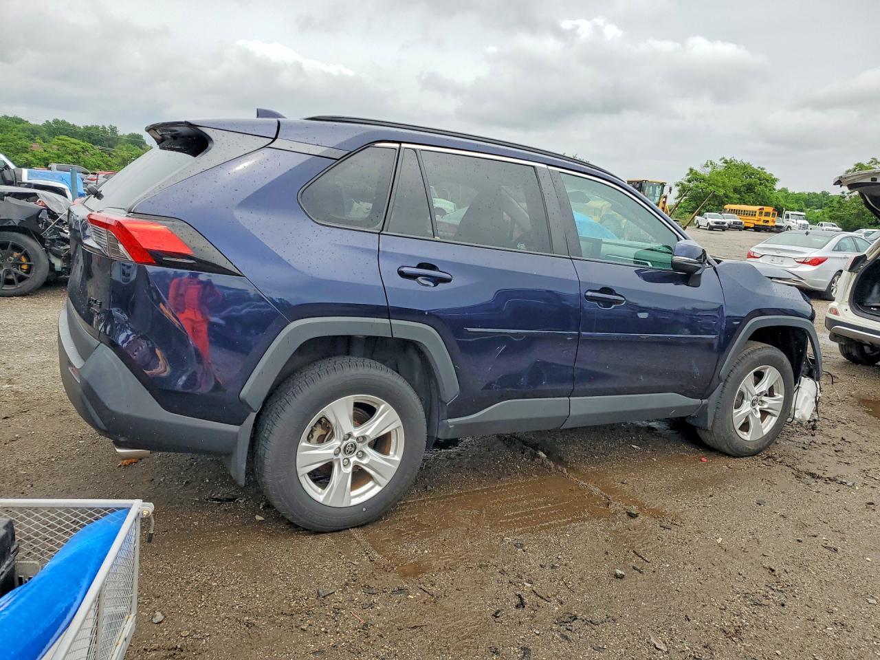 2021 Toyota Rav4 Xle - Image 3