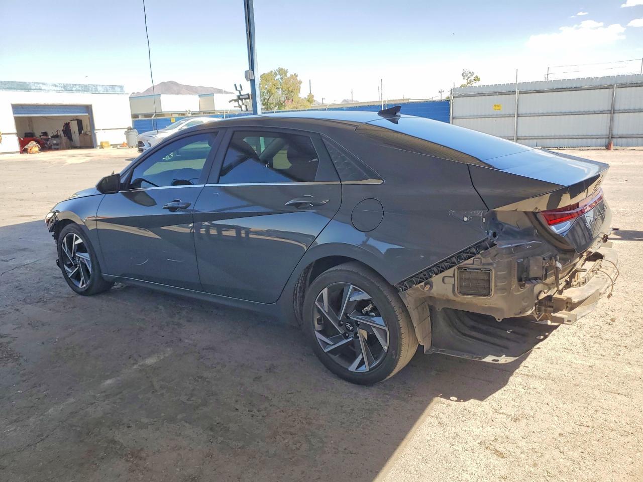 2024 Hyundai Elantra Sel - Image 2