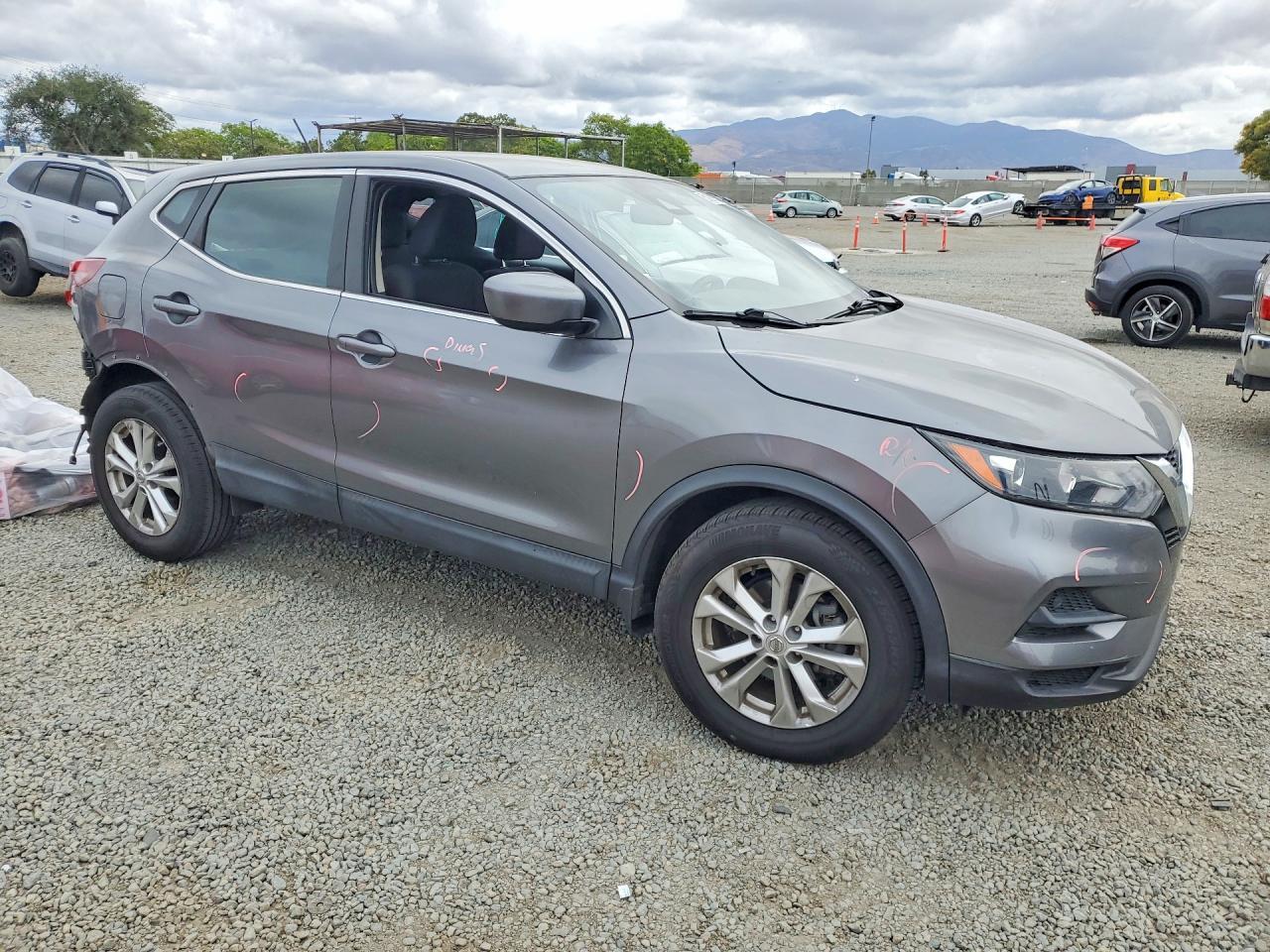 2020 Nissan Rogue - Image 4