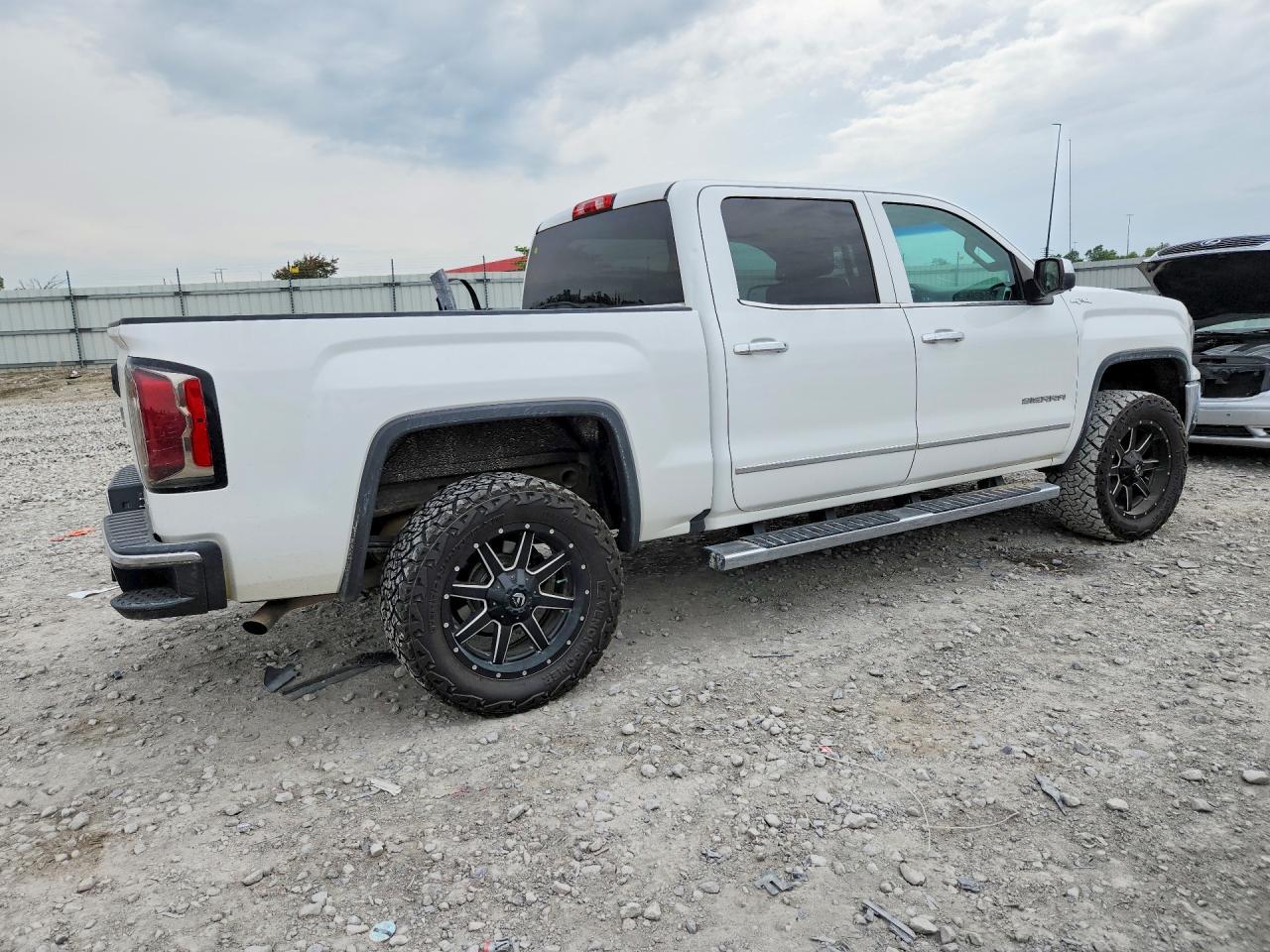 2018 GMC Sierra K1500 Slt - Image 3