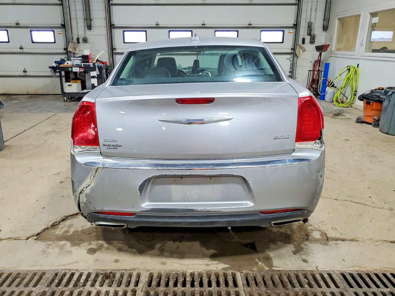 2018 Chrysler 300 Limited - Image 6