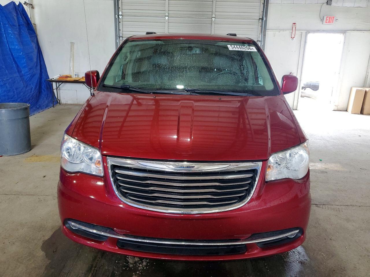 2016 Chrysler Town & Country Touring - Image 5