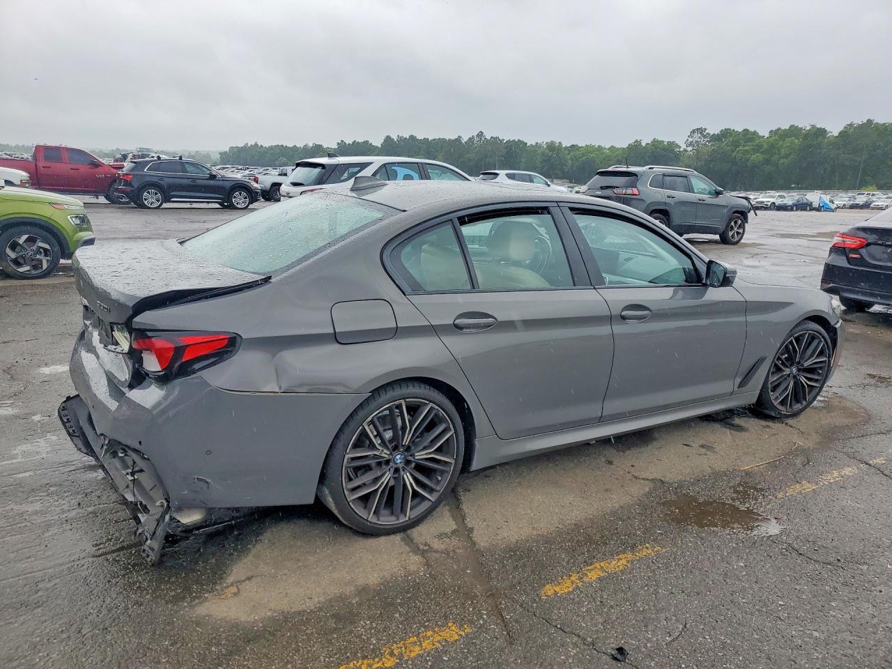 2021 BMW 530 I - Фото 3