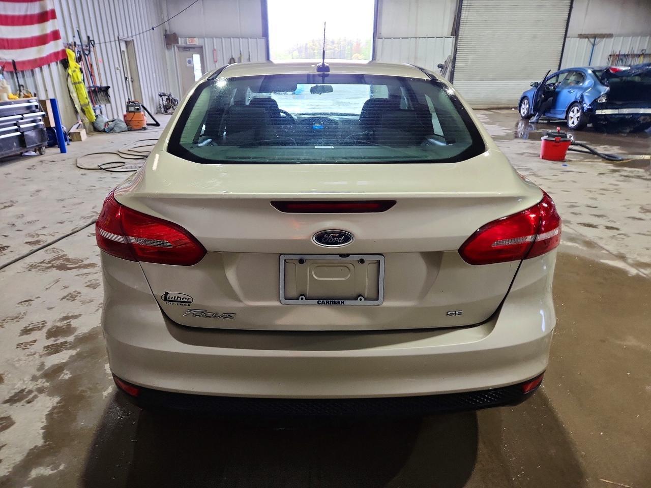 2017 Ford Focus Se - Image 6