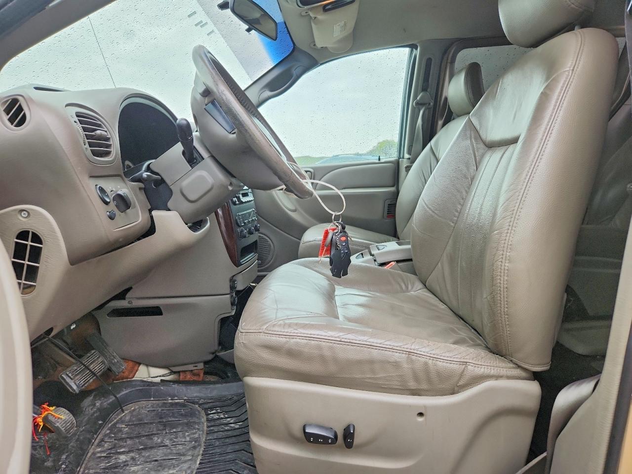 2001 Chrysler Town & Country Lxi - Image 7