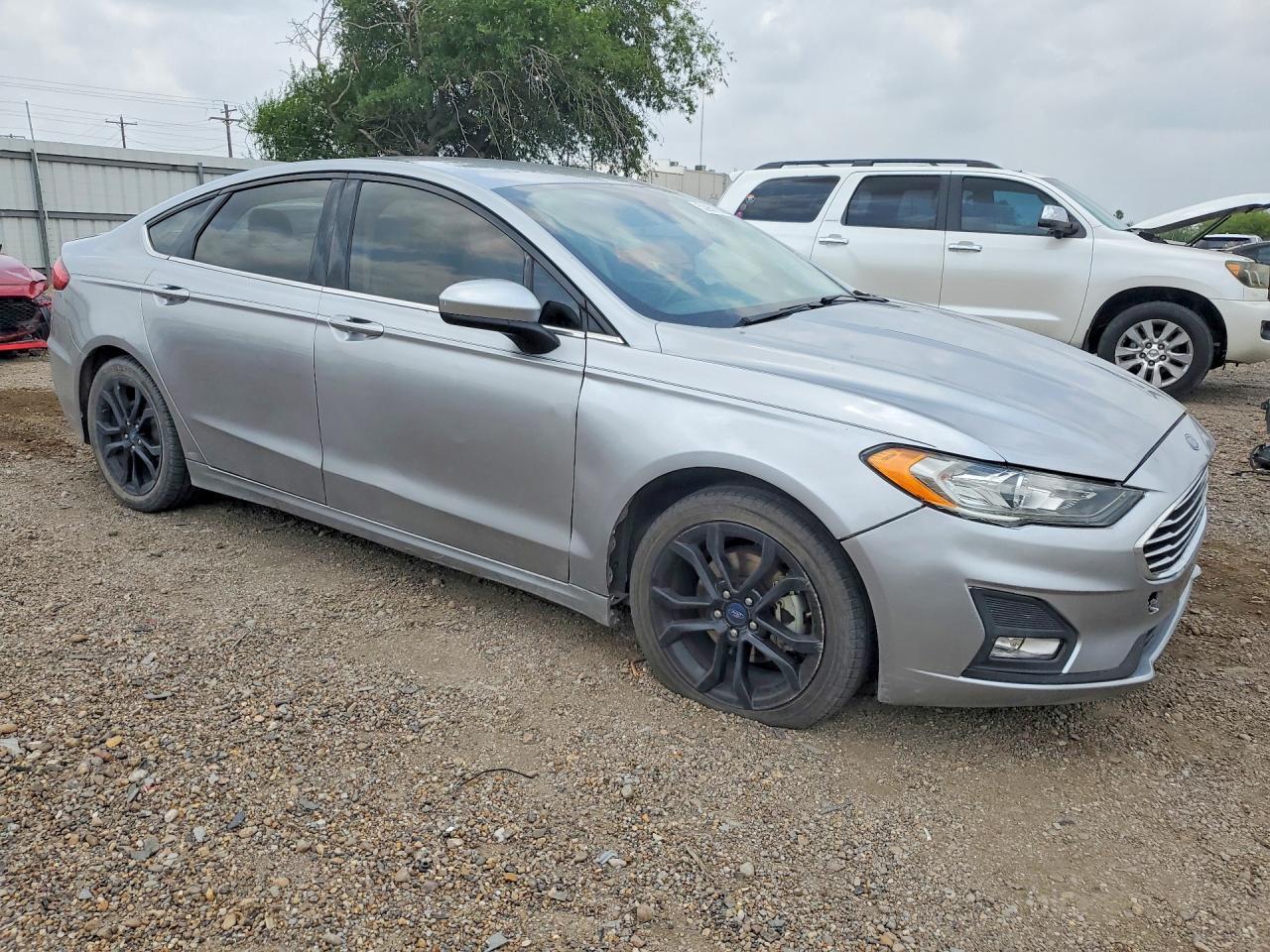 2020 Ford Fusion Se - Image 4