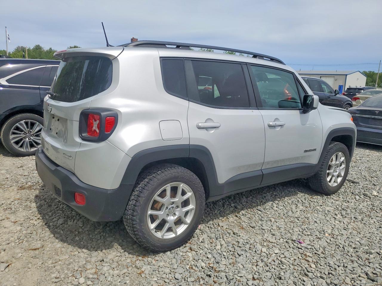 2020 Jeep Renegade Latitude - Фото 3