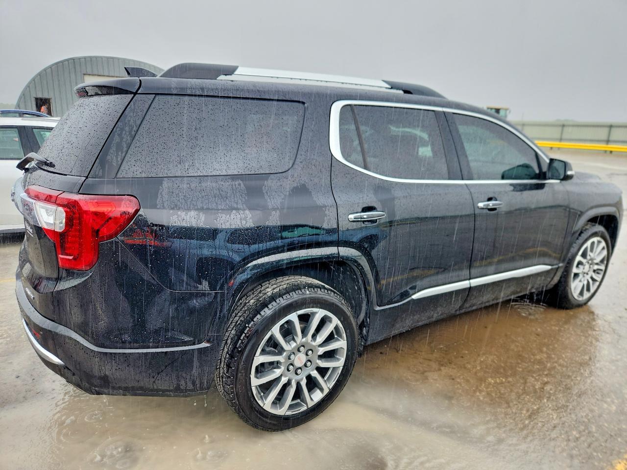 2023 GMC Acadia Denali - Фото 3