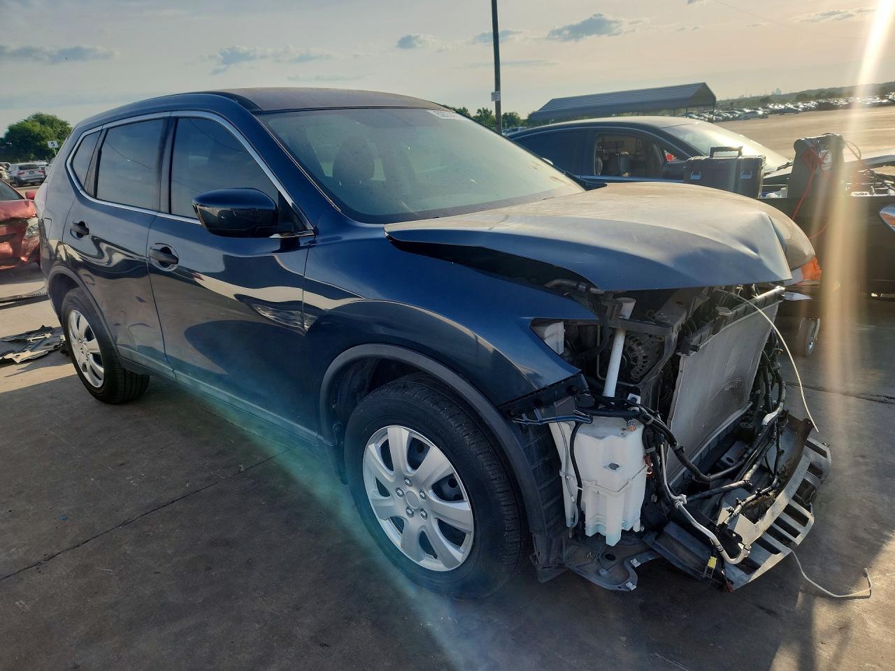 2016 Nissan Rogue S - Image 4