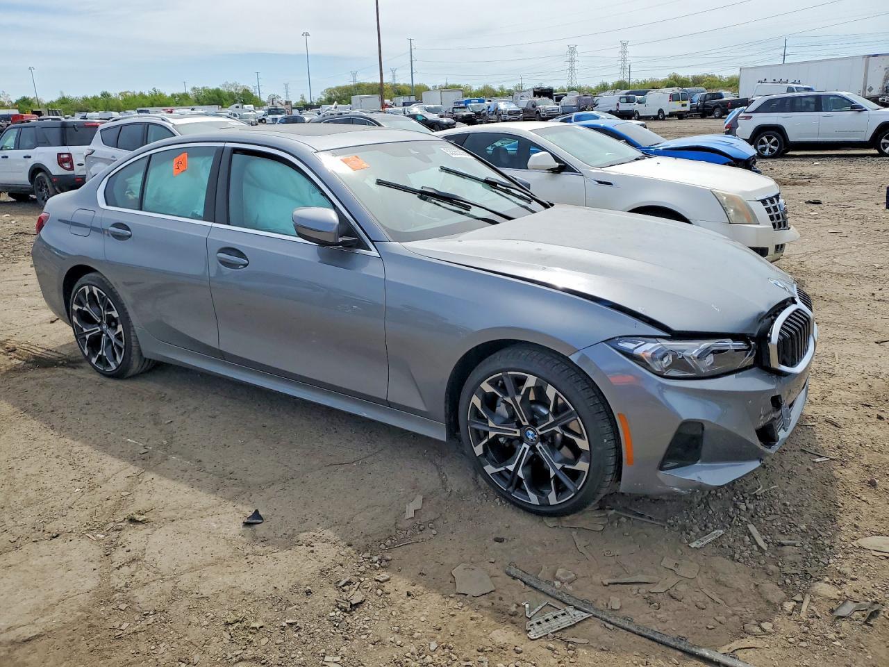 2025 BMW 330Xi - Фото 4