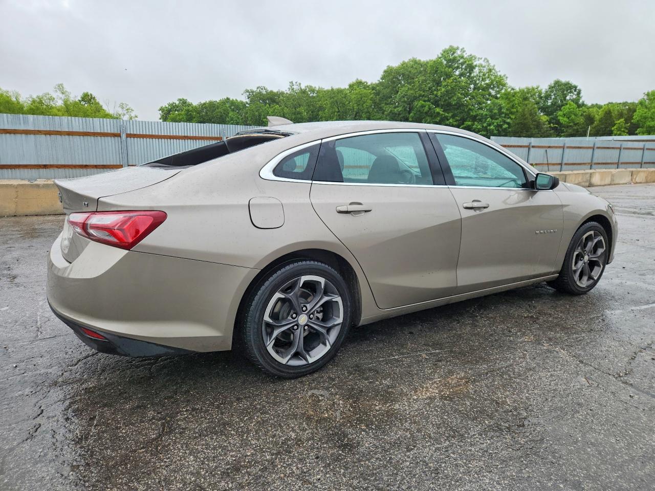 2022 Chevrolet Malibu Lt - Фото 3