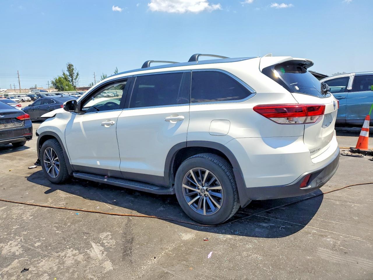 2019 Toyota Highlander Xle - Фото 2