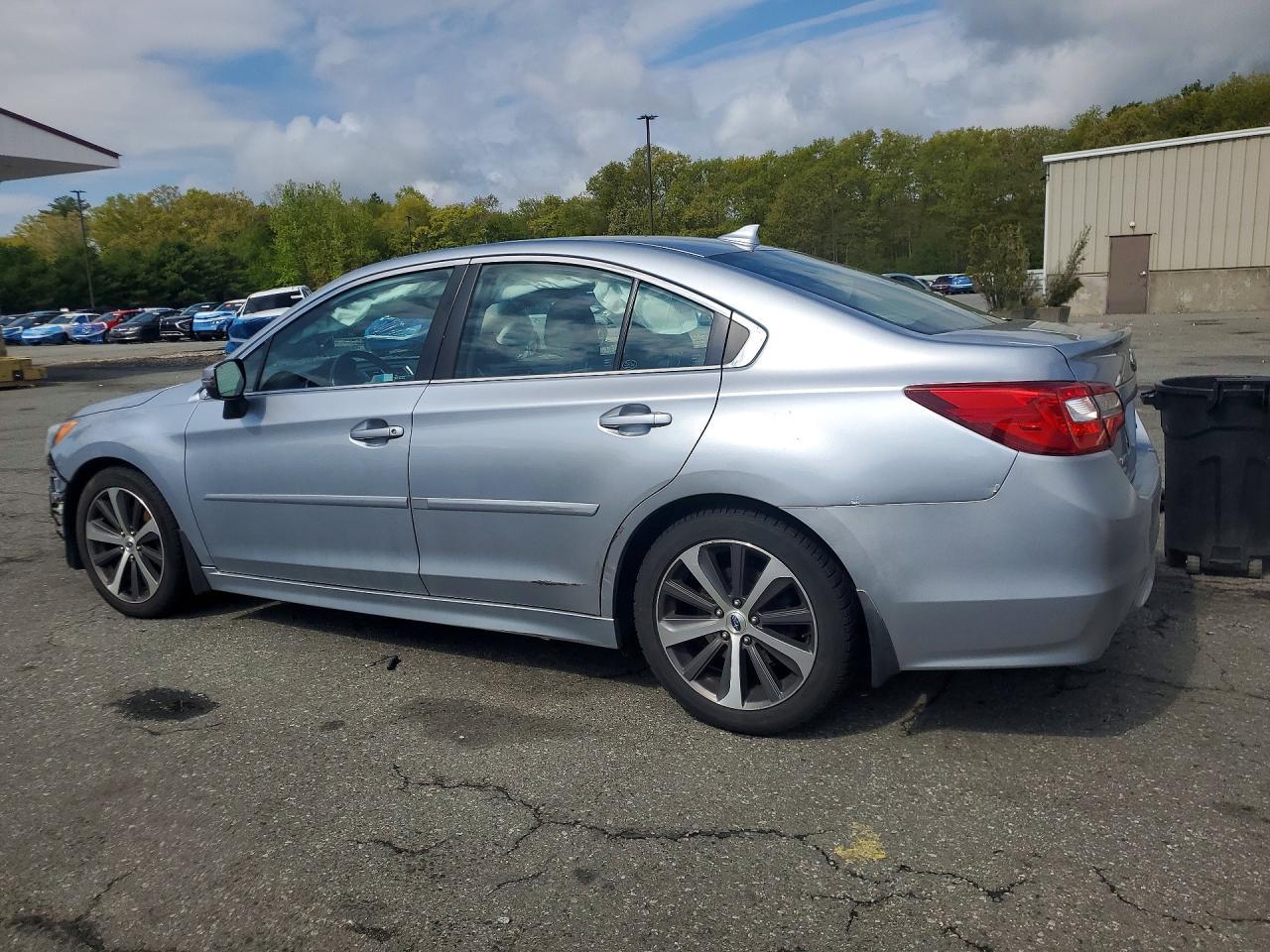 2017 Subaru Legacy 3.6R Limited - Фото 2