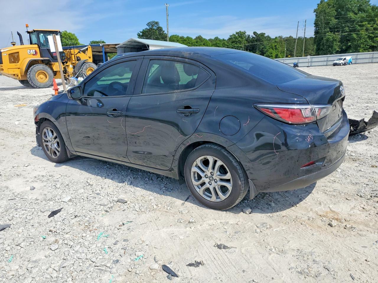 2017 Toyota Yaris Ia Base - Image 2