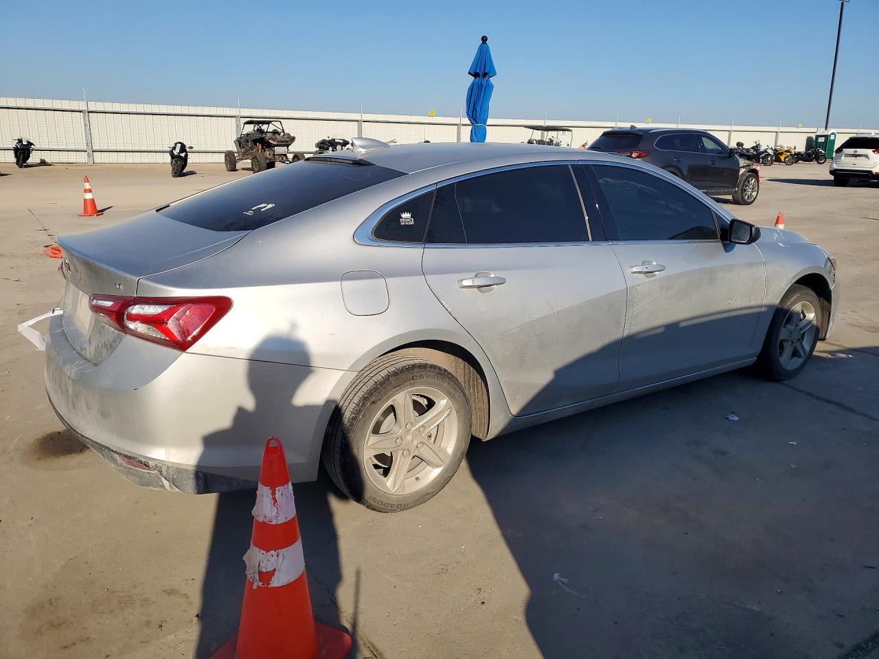 2022 Chevrolet Malibu Lt - Фото 3