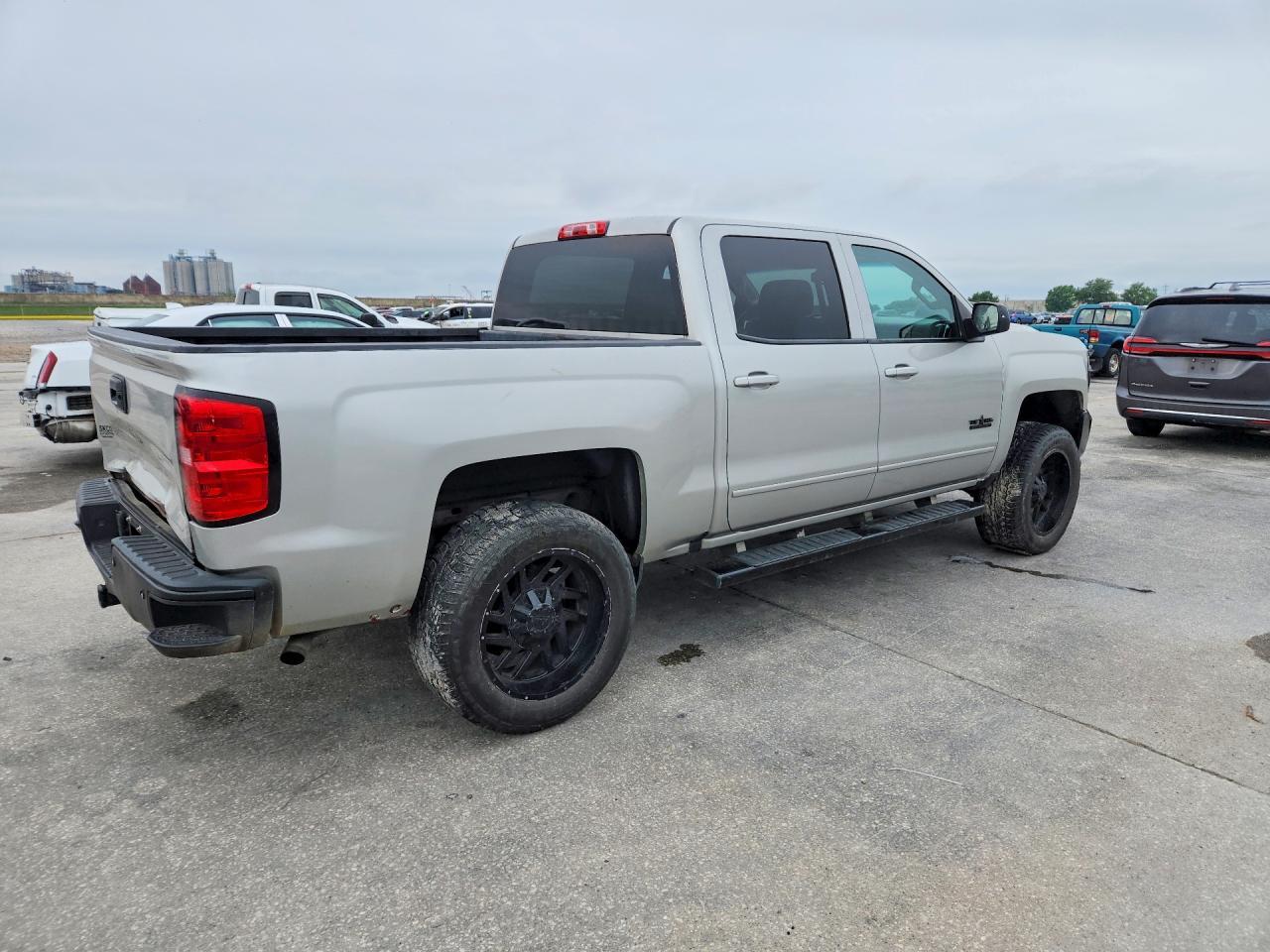 2017 Chevrolet Silverado C1500 Lt - Image 3