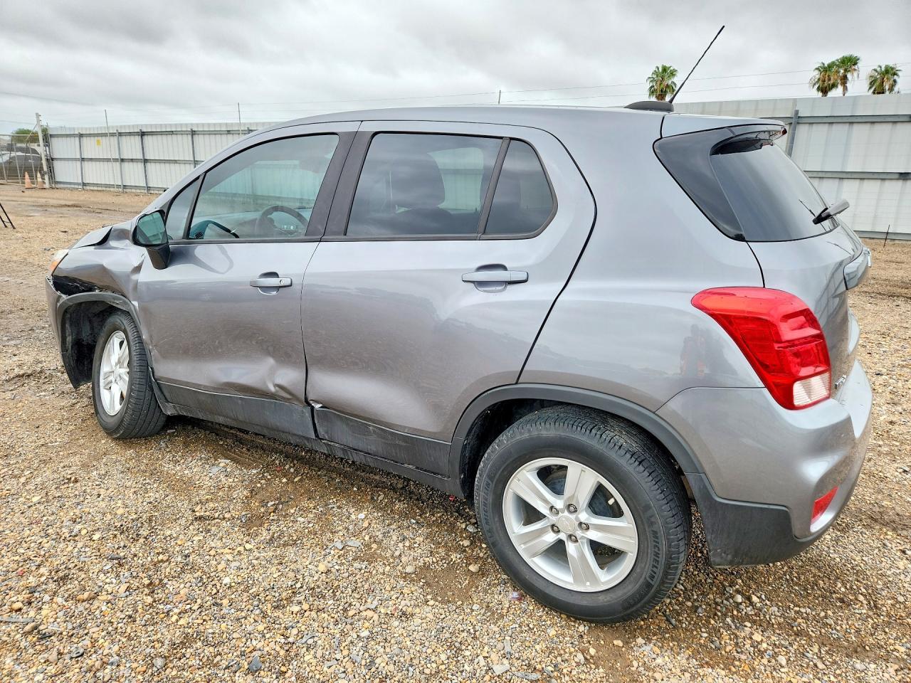 2020 Chevrolet Trax Ls - Фото 2