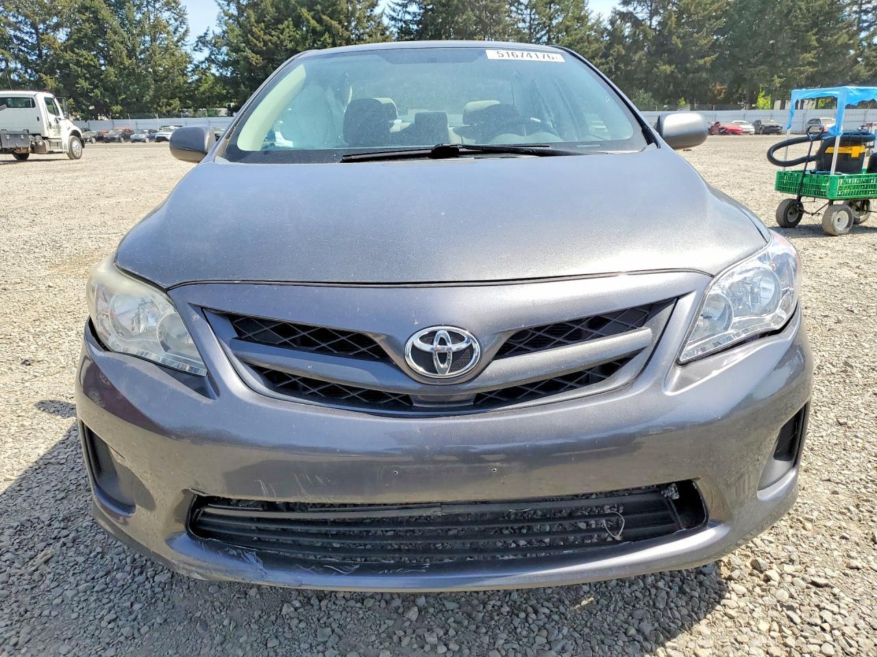2011 Toyota Corolla Le - Image 5