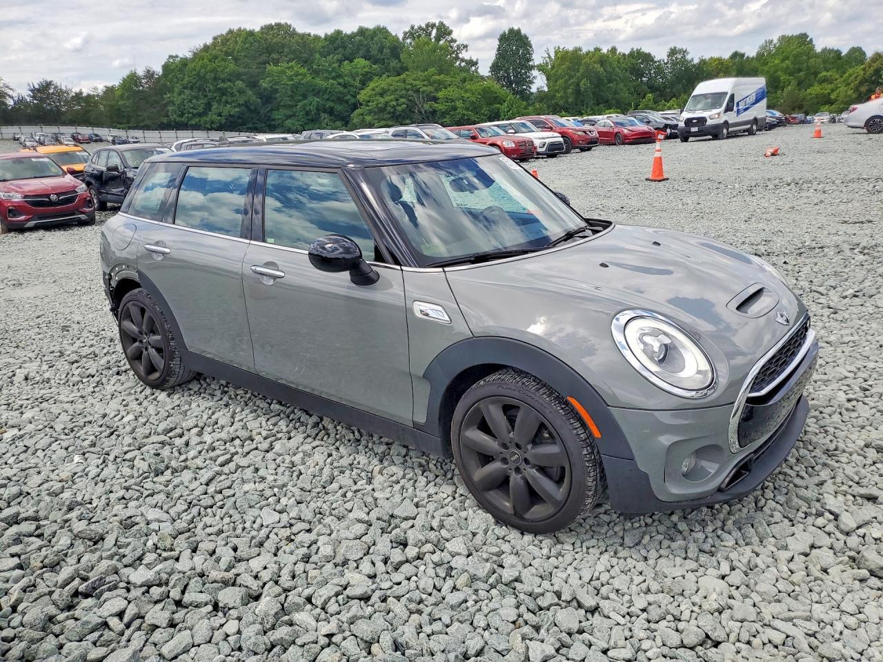 2017 Mini Cooper S Clubman - Image 4