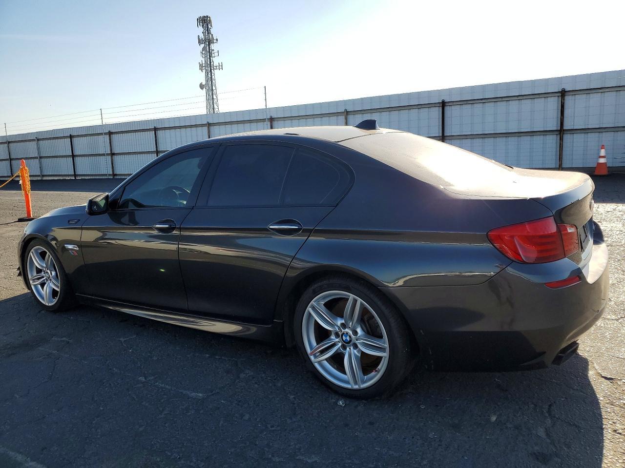 2013 BMW 550 I - Фото 2