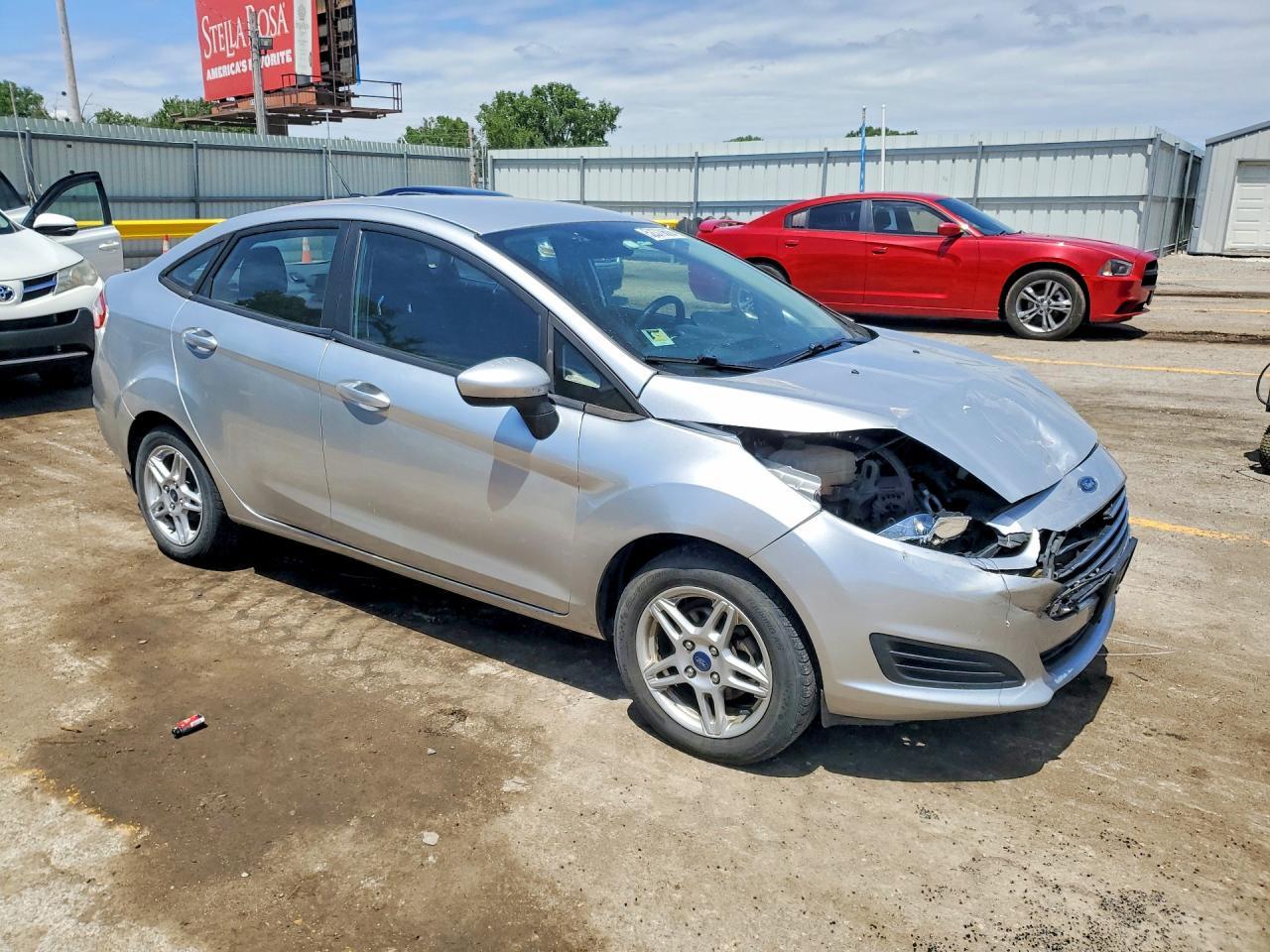 2019 Ford Fiesta Se - Фото 4