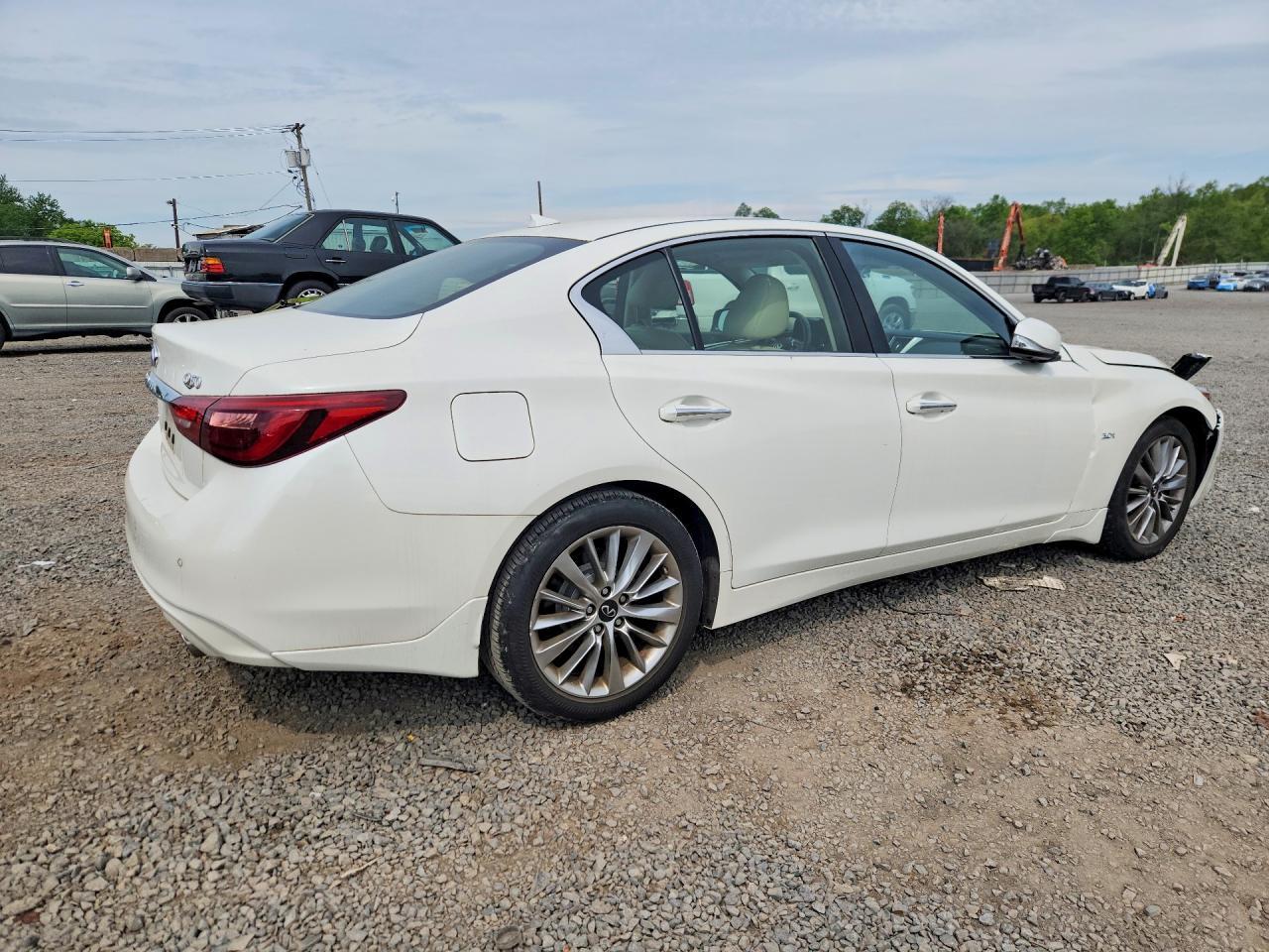 2020 Infiniti Q50 3.0T Luxe - Фото 3