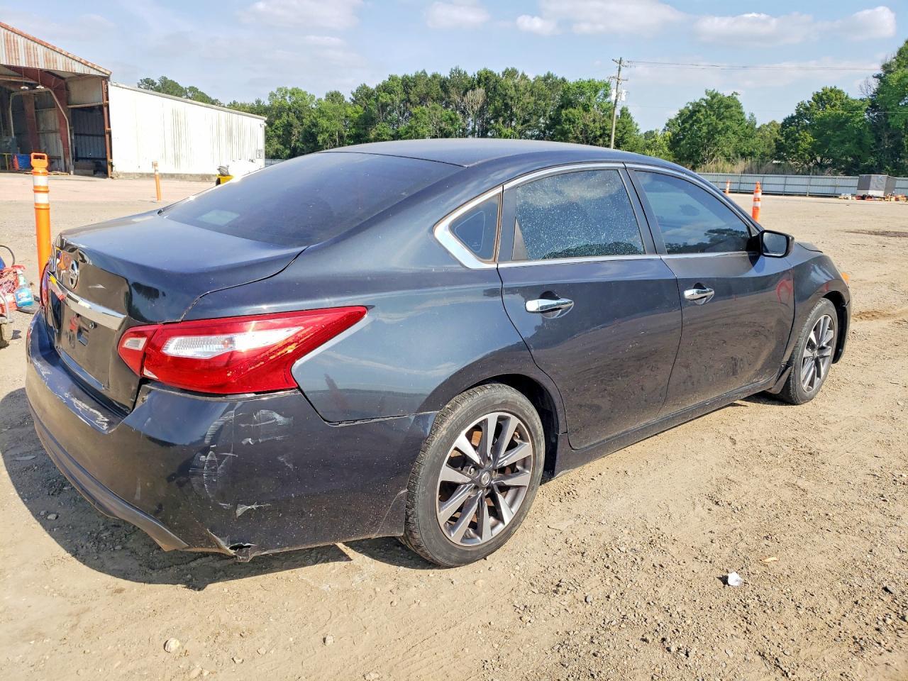 2017 Nissan Altima 2.5 S - Фото 3