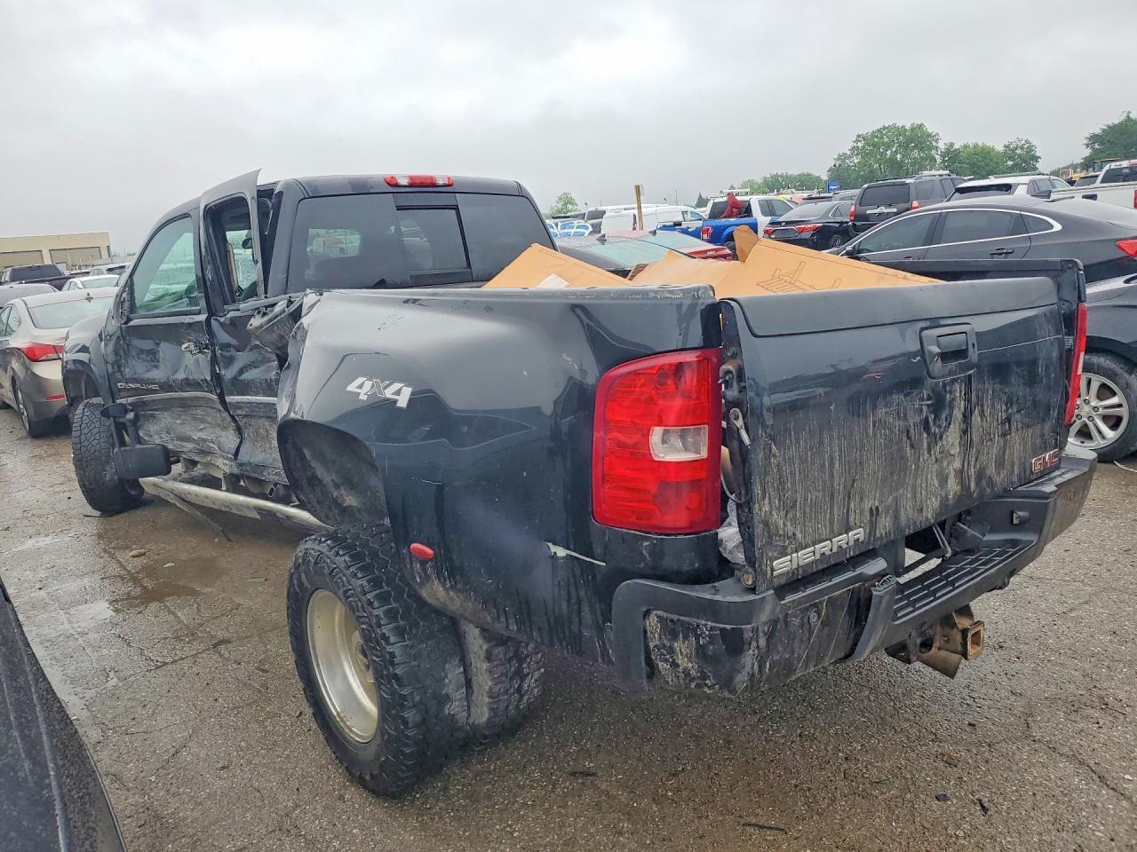 2013 GMC Sierra K3500 Denali - Фото 2