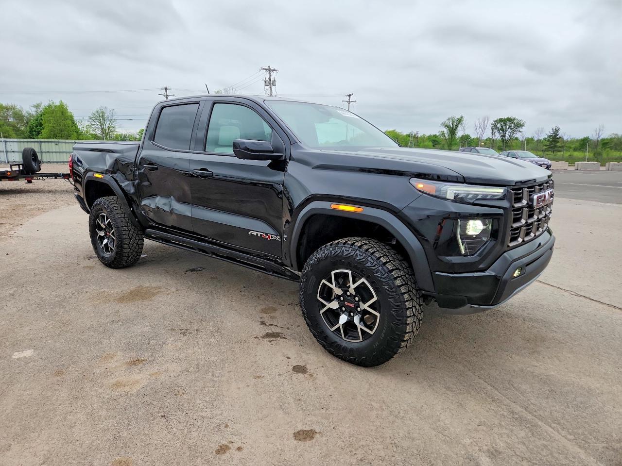 2025 GMC Canyon At4 - Image 4
