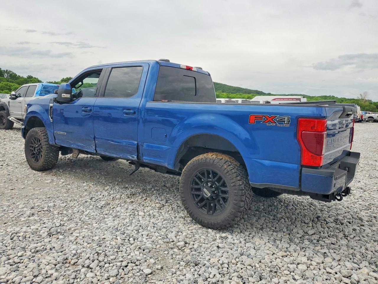 2022 Ford F250 Super Duty - Фото 2
