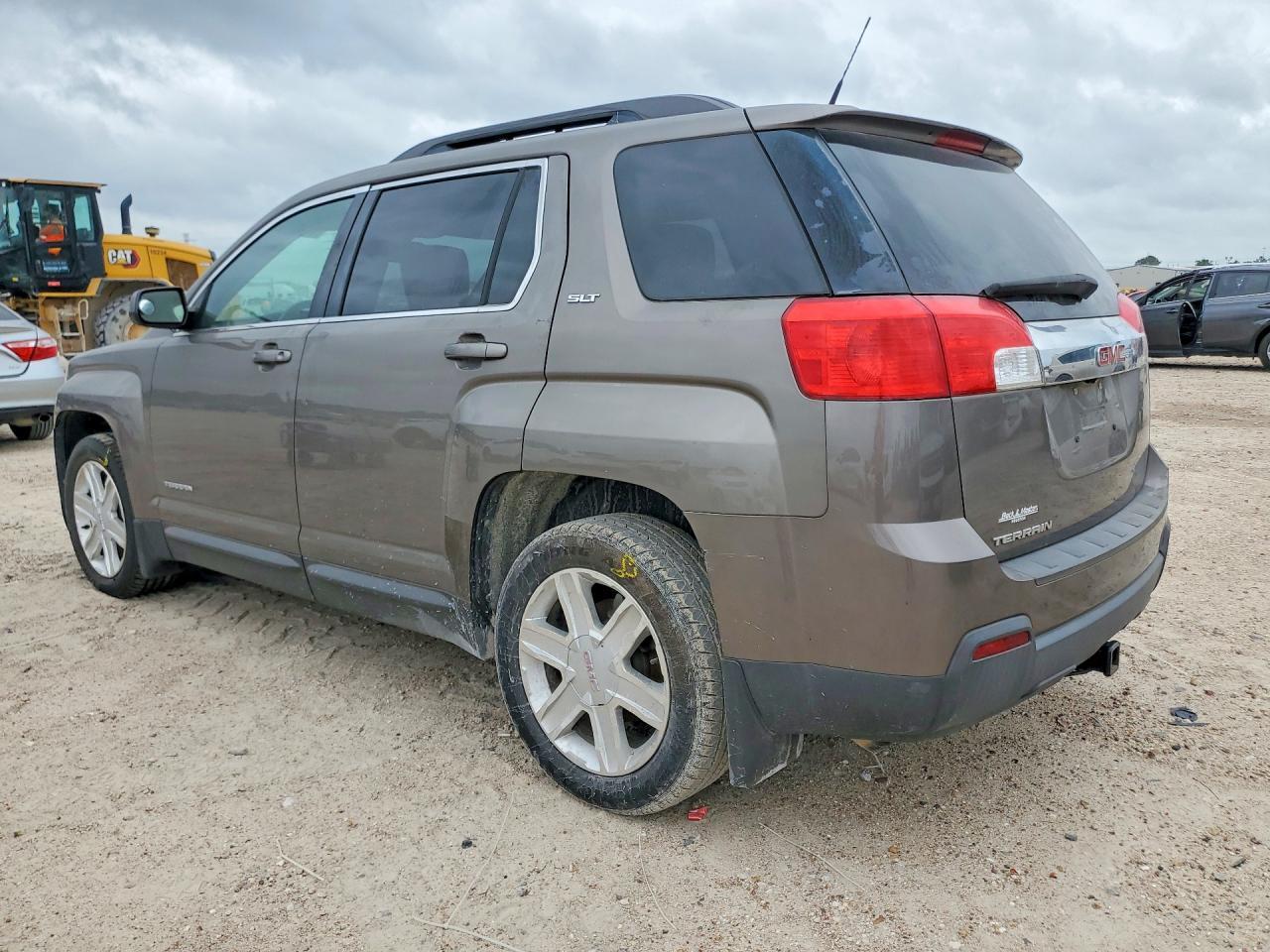 2010 GMC Terrain Slt - Image 2