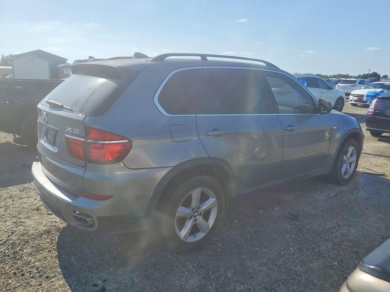 2011 BMW X5 xDrive50I - Фото 3
