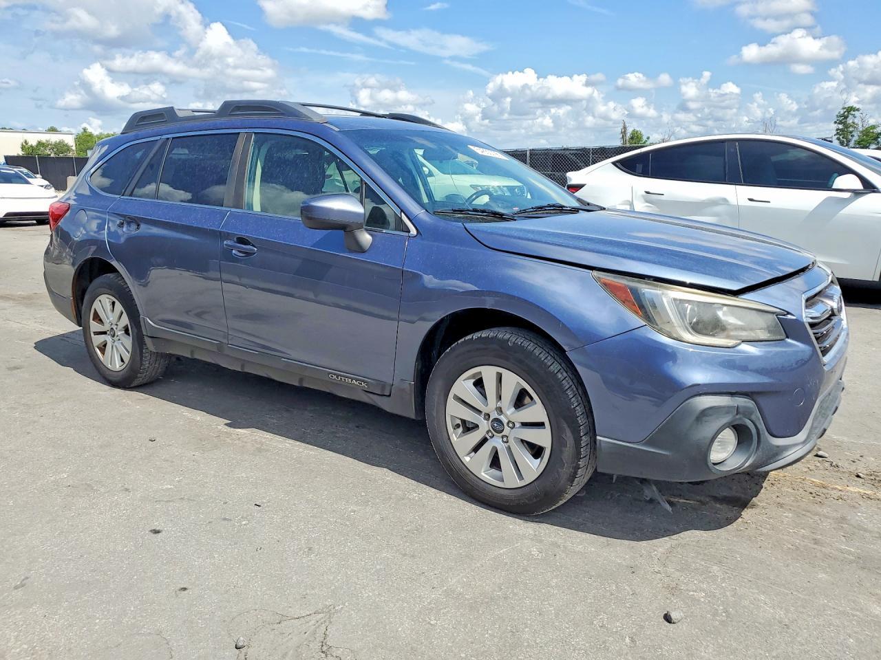 2018 Subaru Outback 2.5I Premium - Image 4