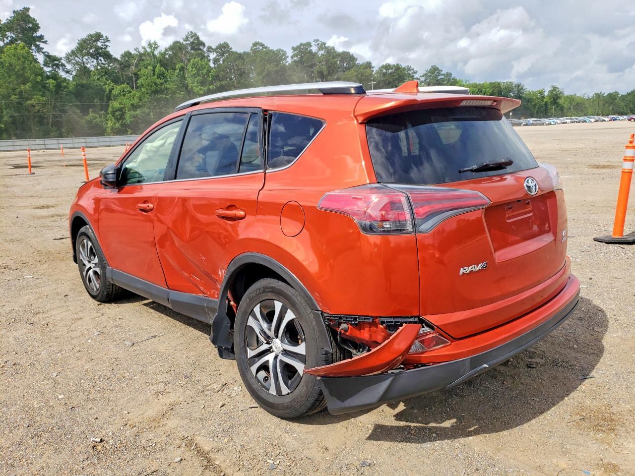 2016 Toyota Rav4 Le - Image 2