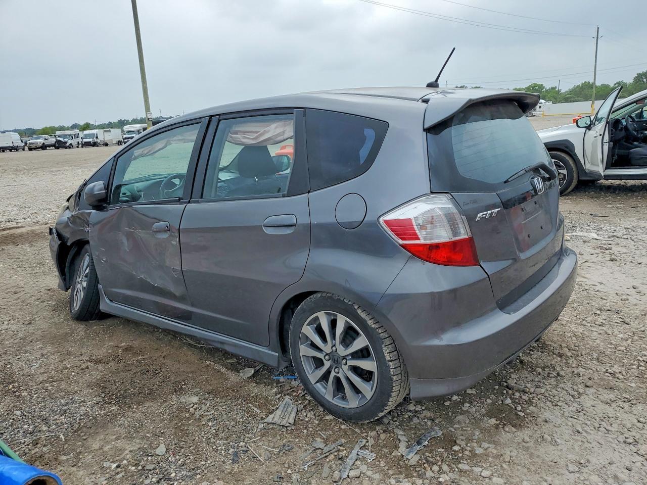 2013 Honda Fit Sport - Фото 2