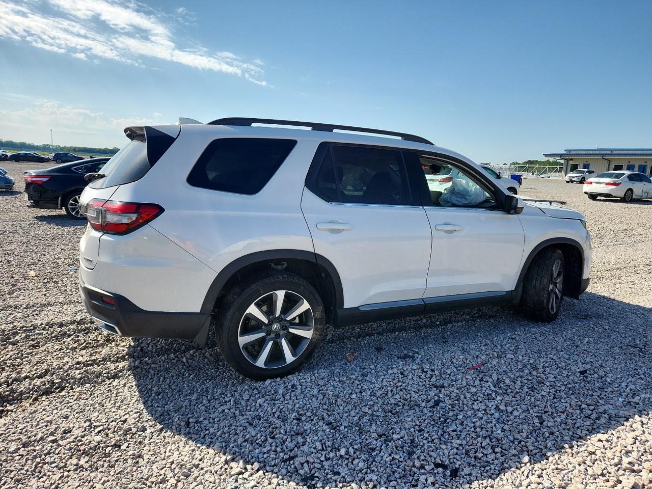 2025 Honda Pilot Touring - Фото 3